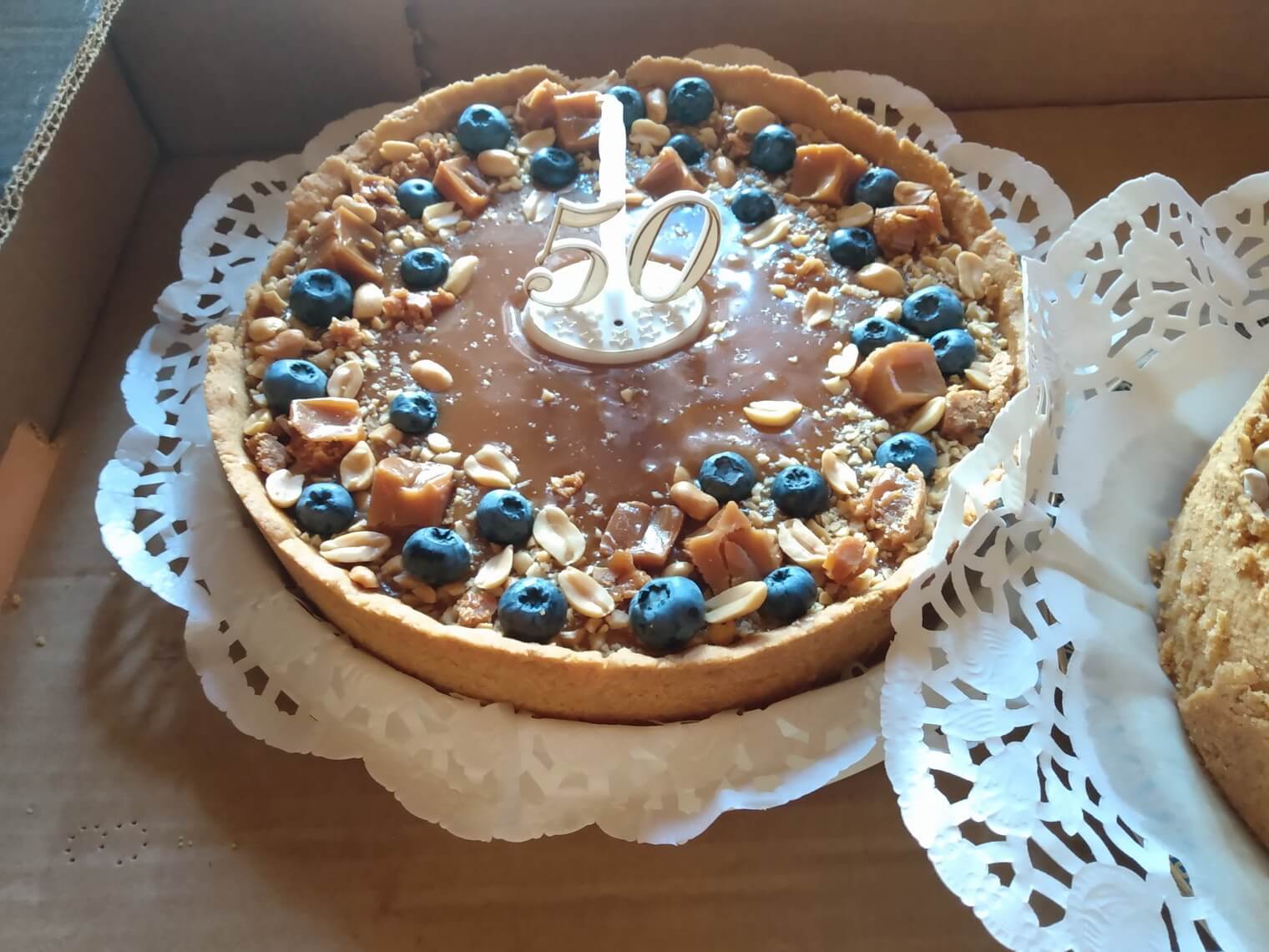 Luxusná arašidová cheesecake torta so slaným karamelom